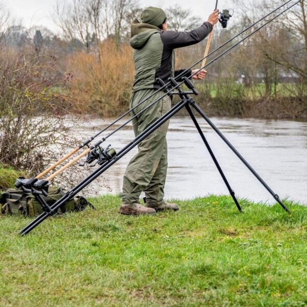 Korum Deluxe River Tripod – 3-Rod – Wide – AUTO DRAW